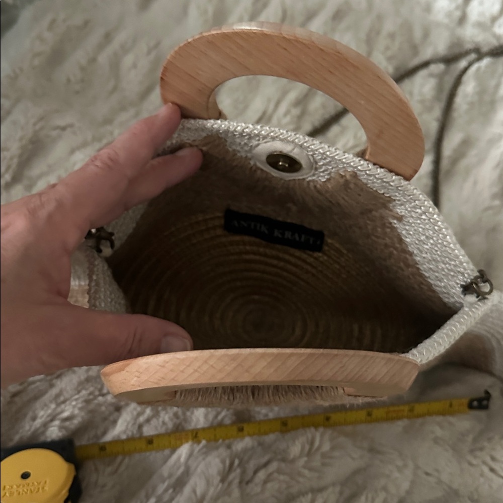 Antik Kraft Beige, Gold & Cream Straw Wristlet Clutch - Picture 5 of 5